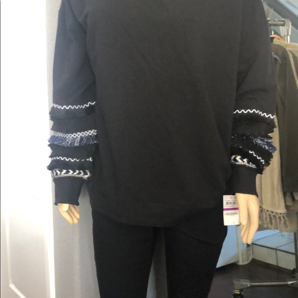 Sweater - Picture 4 of 4